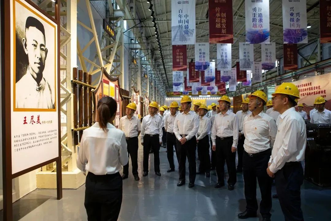 喜訊!中鐵工業(yè)再獲黨建優(yōu)秀和四好班子兩項(xiàng)殊榮 喜訊!中鐵工業(yè)再獲黨建優(yōu)秀和四好班子兩項(xiàng)殊榮