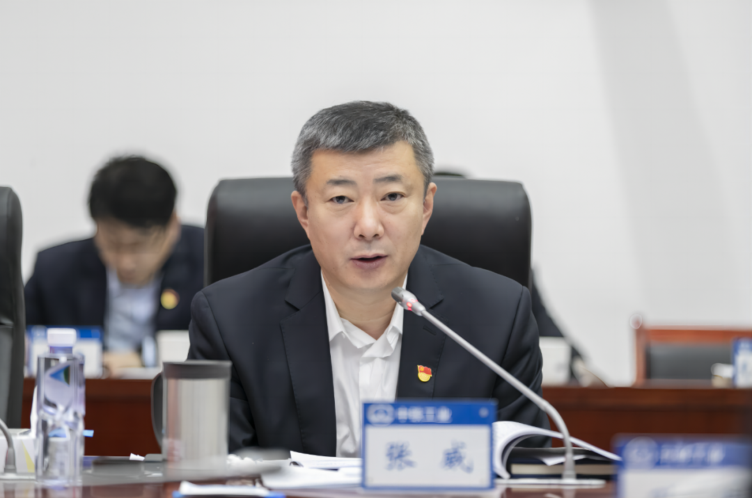 中國中鐵黨委常委、副總裁、總工程師孔遁參加指導中鐵工業(yè)黨委2022年度黨員領(lǐng)導干部民主生活會,并慰問勞模先進代表 中國中鐵黨委常委、副總裁、總工程師孔遁參加指導中鐵工業(yè)黨委2022年度黨員領(lǐng)導干部民主生活會,并慰問勞模先進代表
