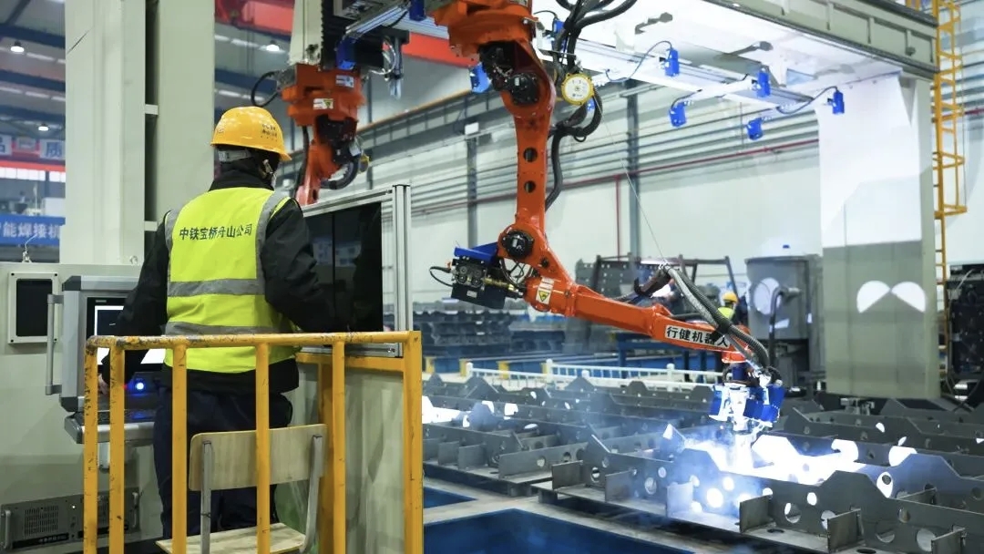 世界最大跨徑雙層懸索橋獅子洋大橋主塔封頂 世界最大跨徑雙層懸索橋獅子洋大橋主塔封頂