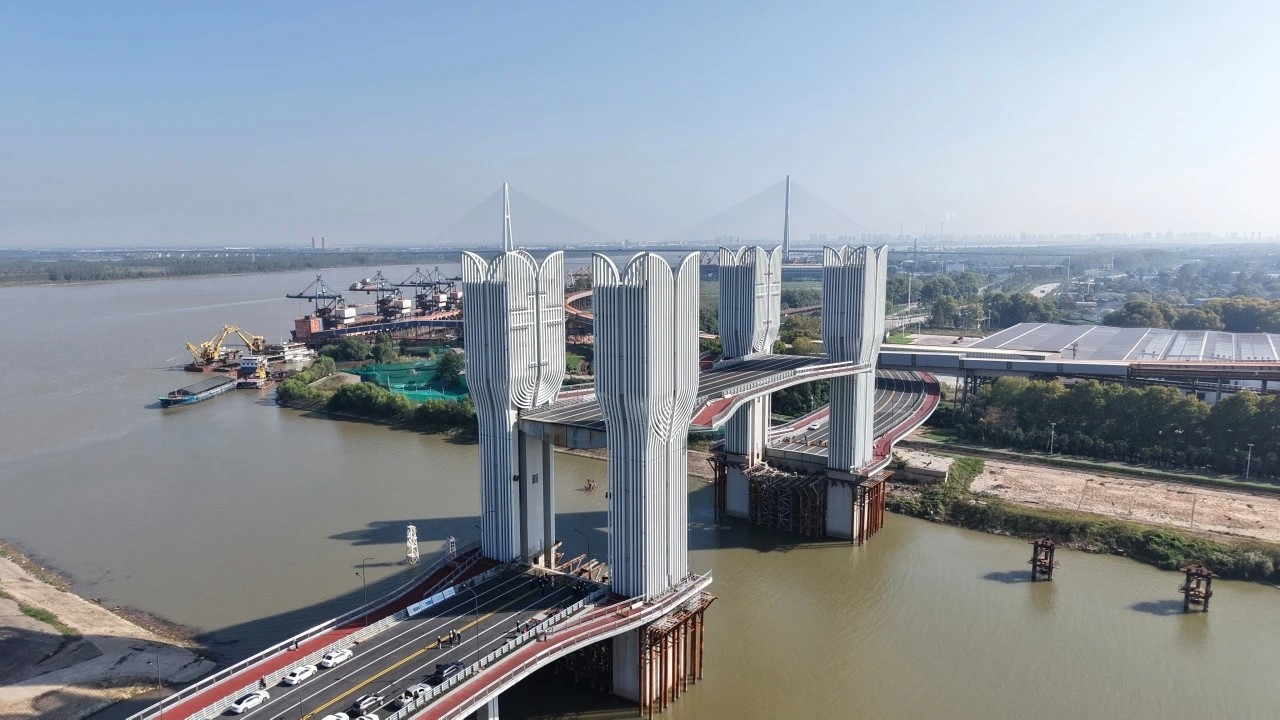 華中地區首座開啟橋正式建成