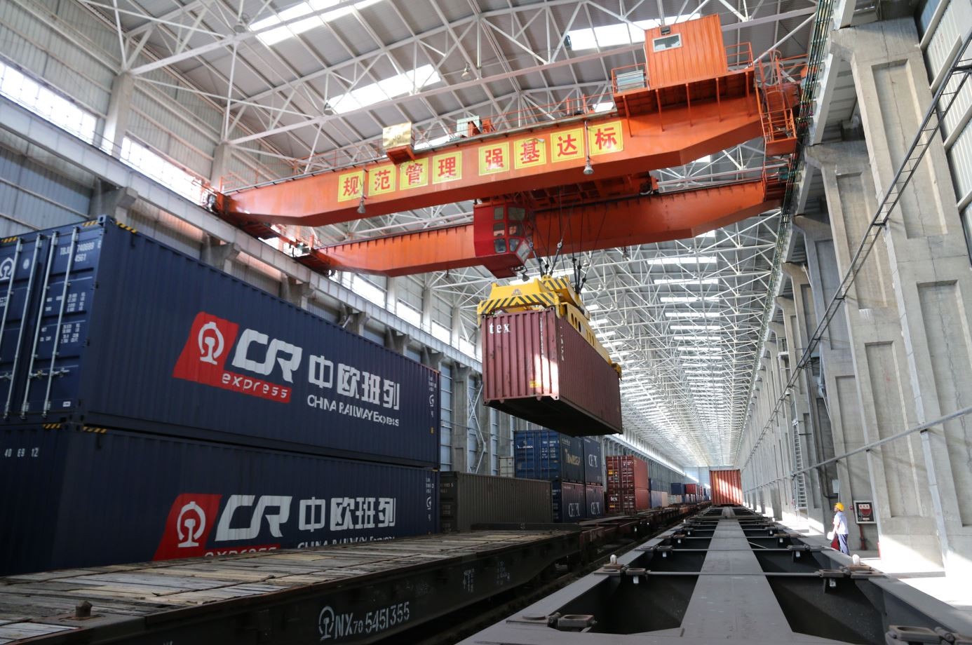 集裝箱橋式起重機(jī)