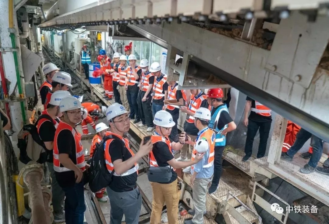 流量過億！科幻作家走進(jìn)中鐵裝備引全網(wǎng)熱議