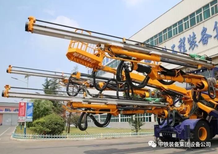 隧道施工神器———中鐵裝備三臂鑿巖臺車 隧道施工神器———中鐵裝備三臂鑿巖臺車