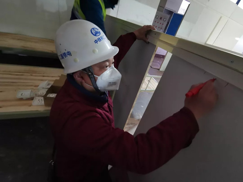 三大抗疫主戰場沖鋒在前,看中鐵重工搶建兩所 三大抗疫主戰場沖鋒在前,看中鐵重工搶建兩所