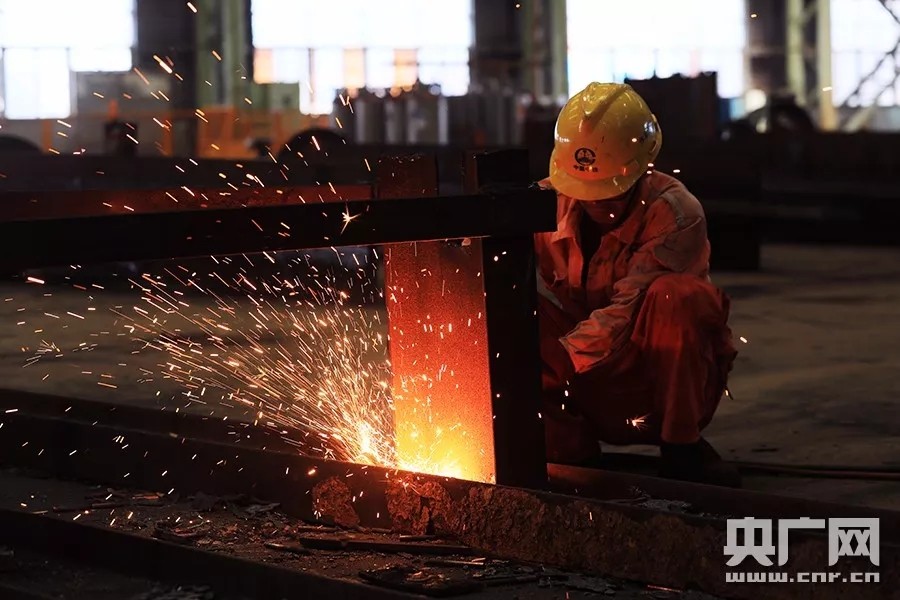 “我愛這片藍色的國土”網絡主題活動走進中鐵山橋南方裝備公司
