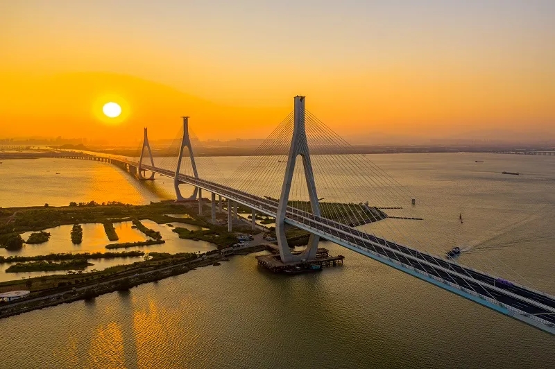 世界首座大跨度串聯(lián)斜拉橋——珠海市洪鶴大橋正式通車 世界首座大跨度串聯(lián)斜拉橋——珠海市洪鶴大橋正式通車